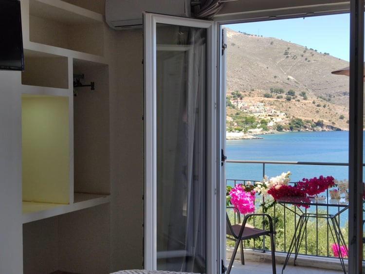 Ballas Apartments Agia Efimia Exteriör bild