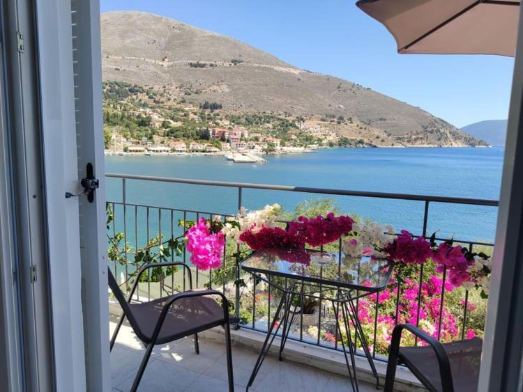 Ballas Apartments Agia Efimia Exteriör bild