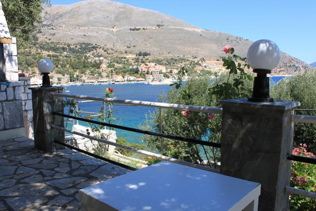 Ballas Apartments Agia Efimia Exteriör bild