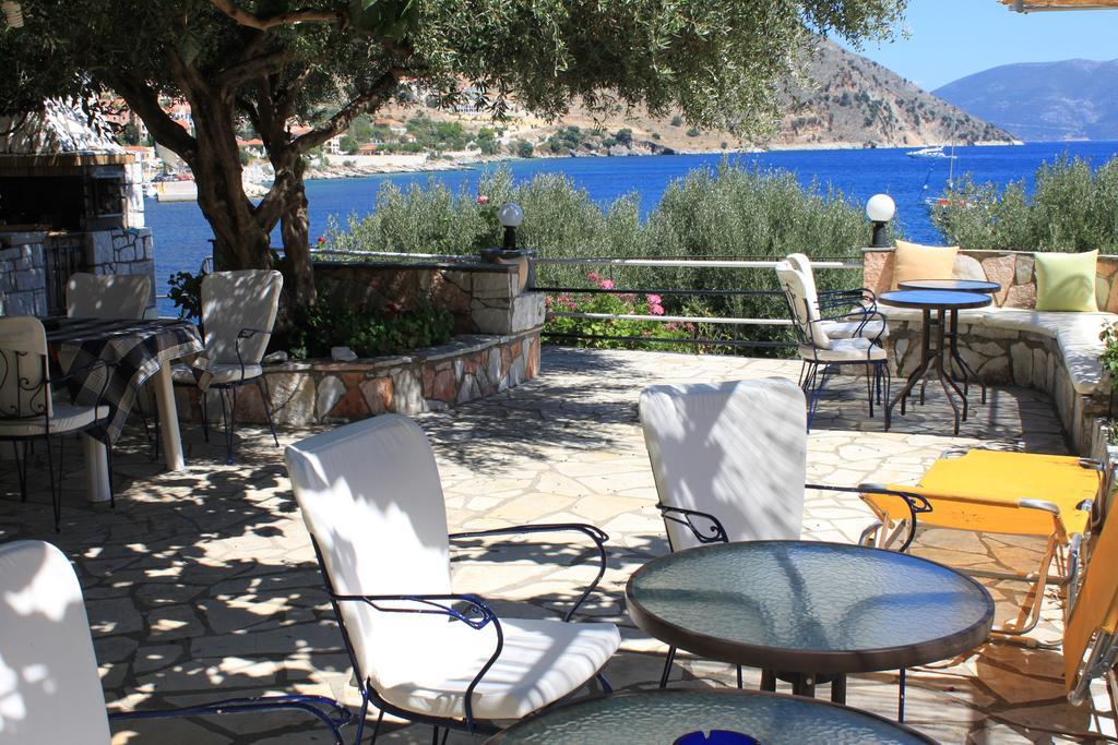 Ballas Apartments Agia Efimia Exteriör bild