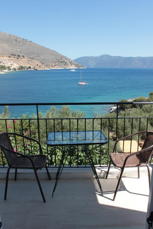 Ballas Apartments Agia Efimia Exteriör bild