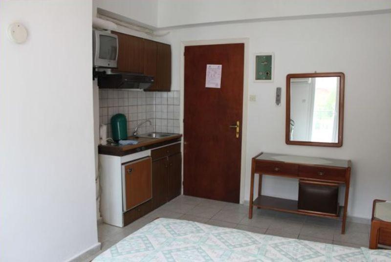 Ballas Apartments Agia Efimia Rum bild